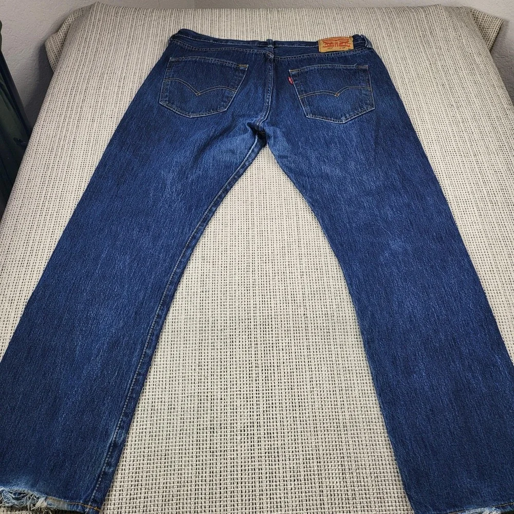 Levis 501 Jeans Mens 36x30‎ Blue Medium Wash Button Fly Straight Leg Denim Pants